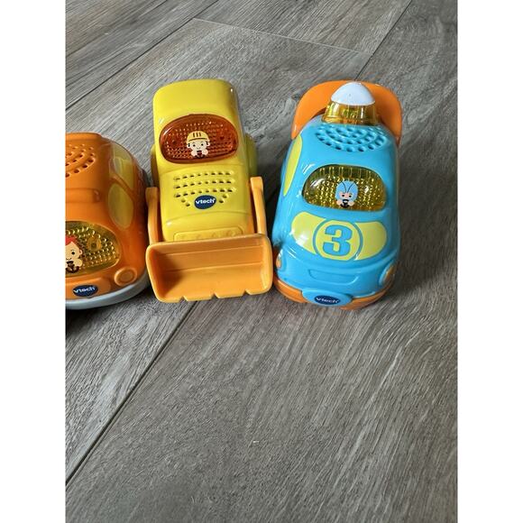 Vtech Go Go Smart Wheels - Airplane, Convertible, Dump Truck, Race Car and Van - Picture 3 of 7